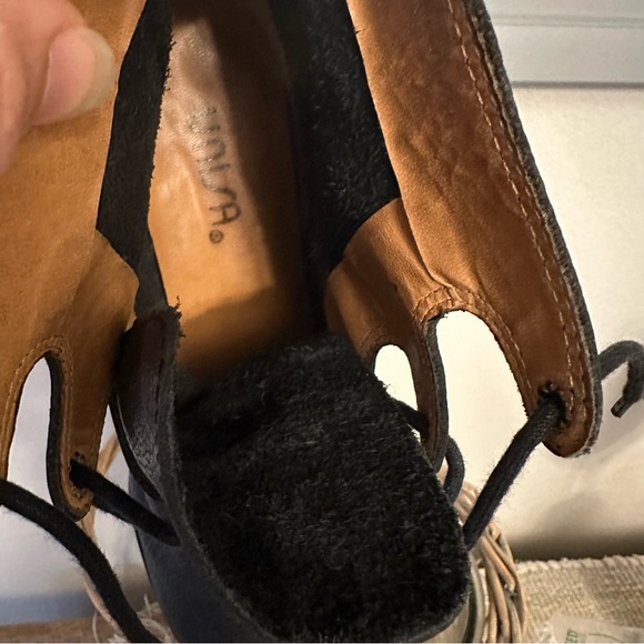 Unisa Black leather women’s lace up ankle boots, size 8 1/2 made in Brazil - Picture 3 of 15